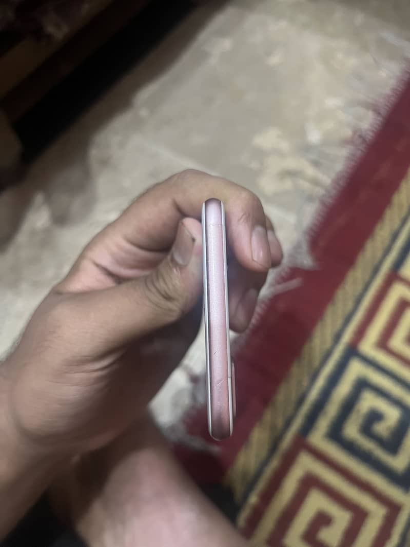 Apple iPhone 7 Plus 6