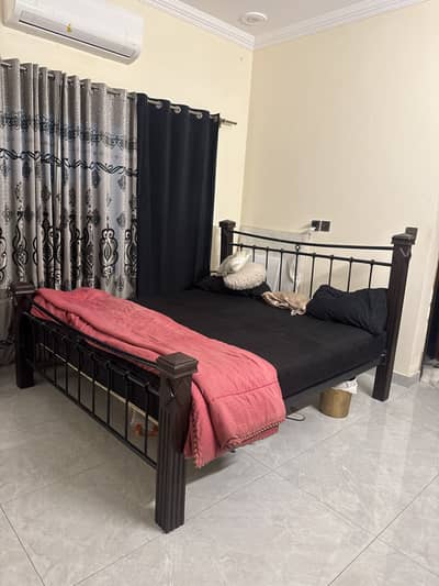 Bed - Iron Bed - Double Bed - Luxury bed With Dressing Table For Sale