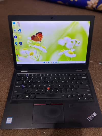 Lenovo 10/10 condition i5/8gen/256ssd/ 128m graphic card