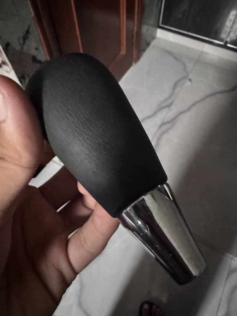 Gear knob 0