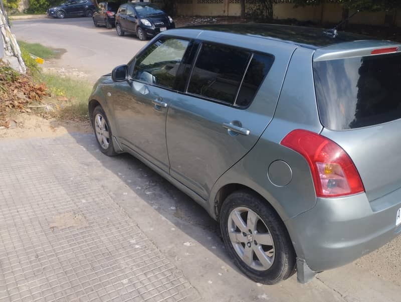 Suzuki Swift 2012 Automatic 1