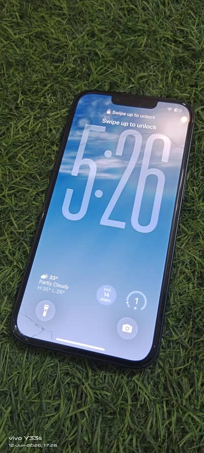 Apple iPhone 13