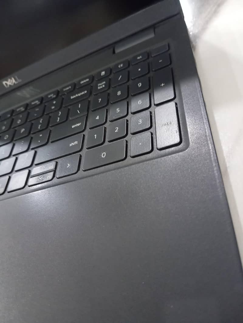 Dell precision 3520 1