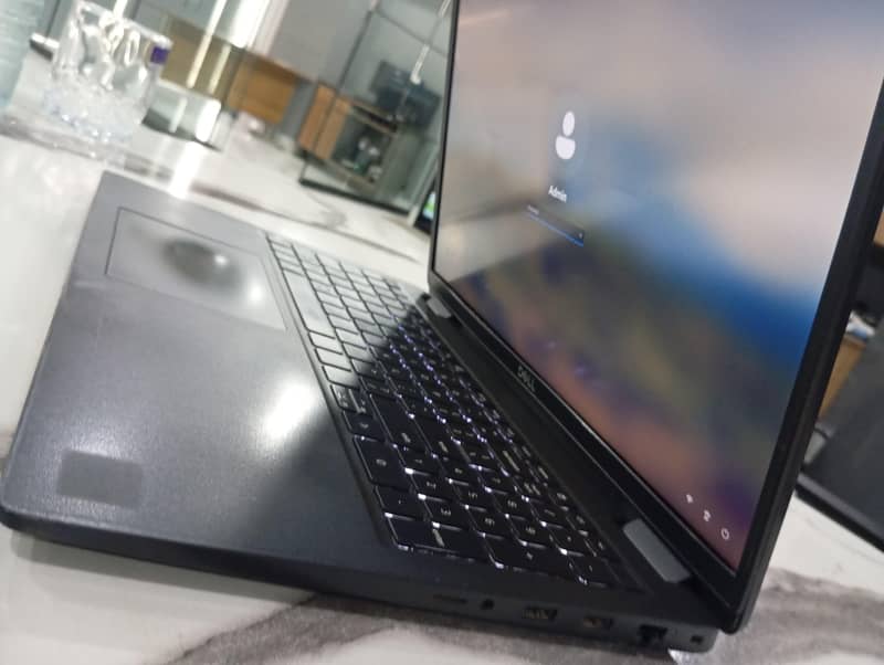 Dell precision 3520 2