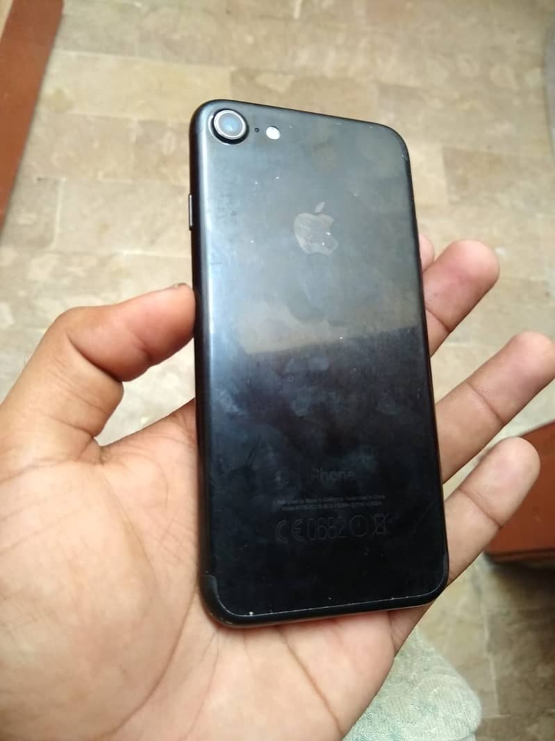 Apple iPhone 7 1