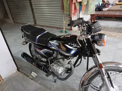Honda 125 new lock 10by10 condishin