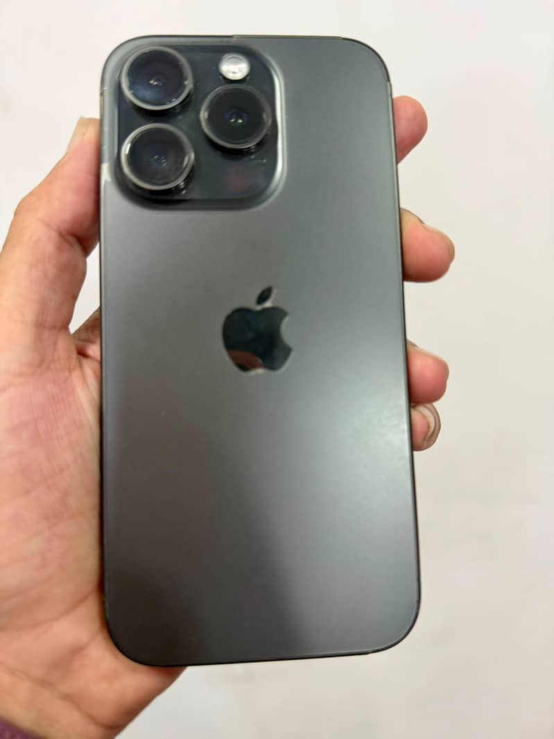 Apple iPhone 15 Pro 0