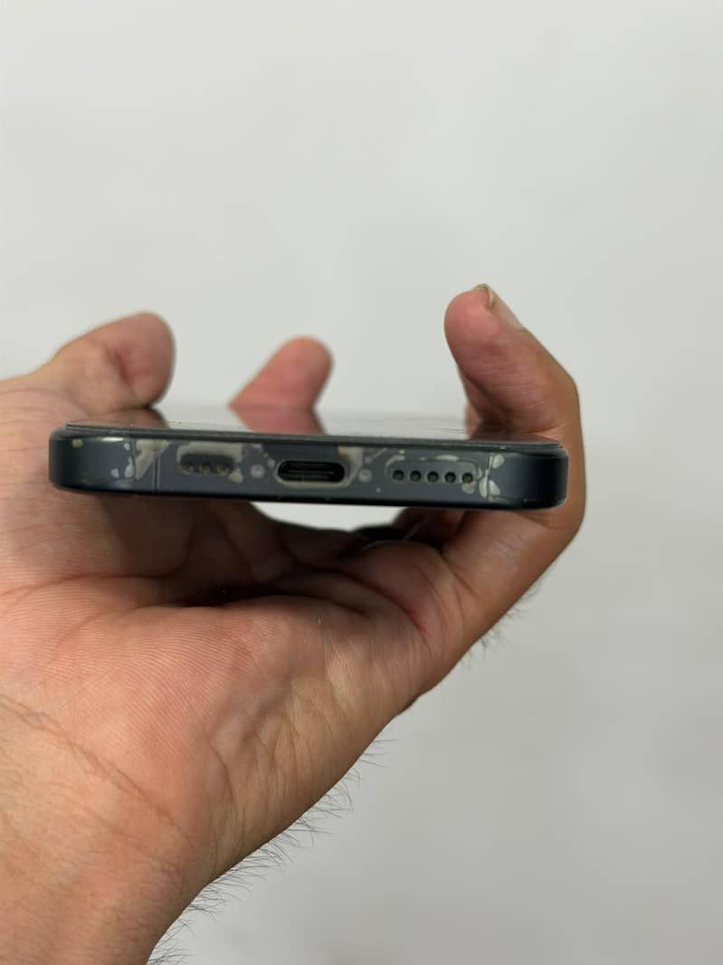 Apple iPhone 15 Pro 4
