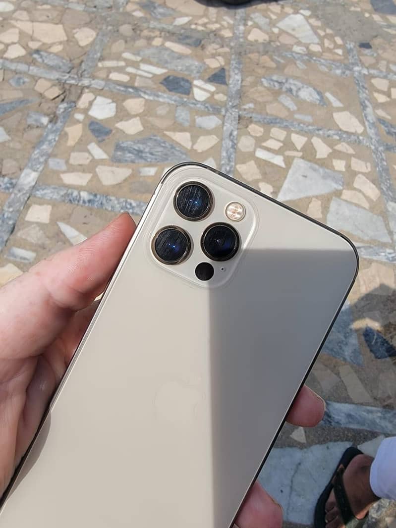 iPhone 12 Pro 4