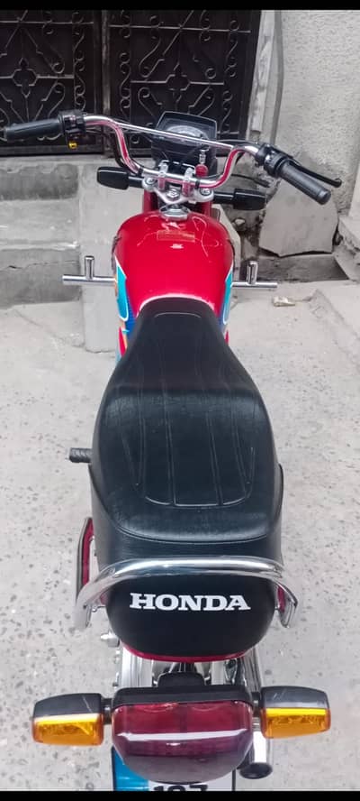 Honda CD 70 2025