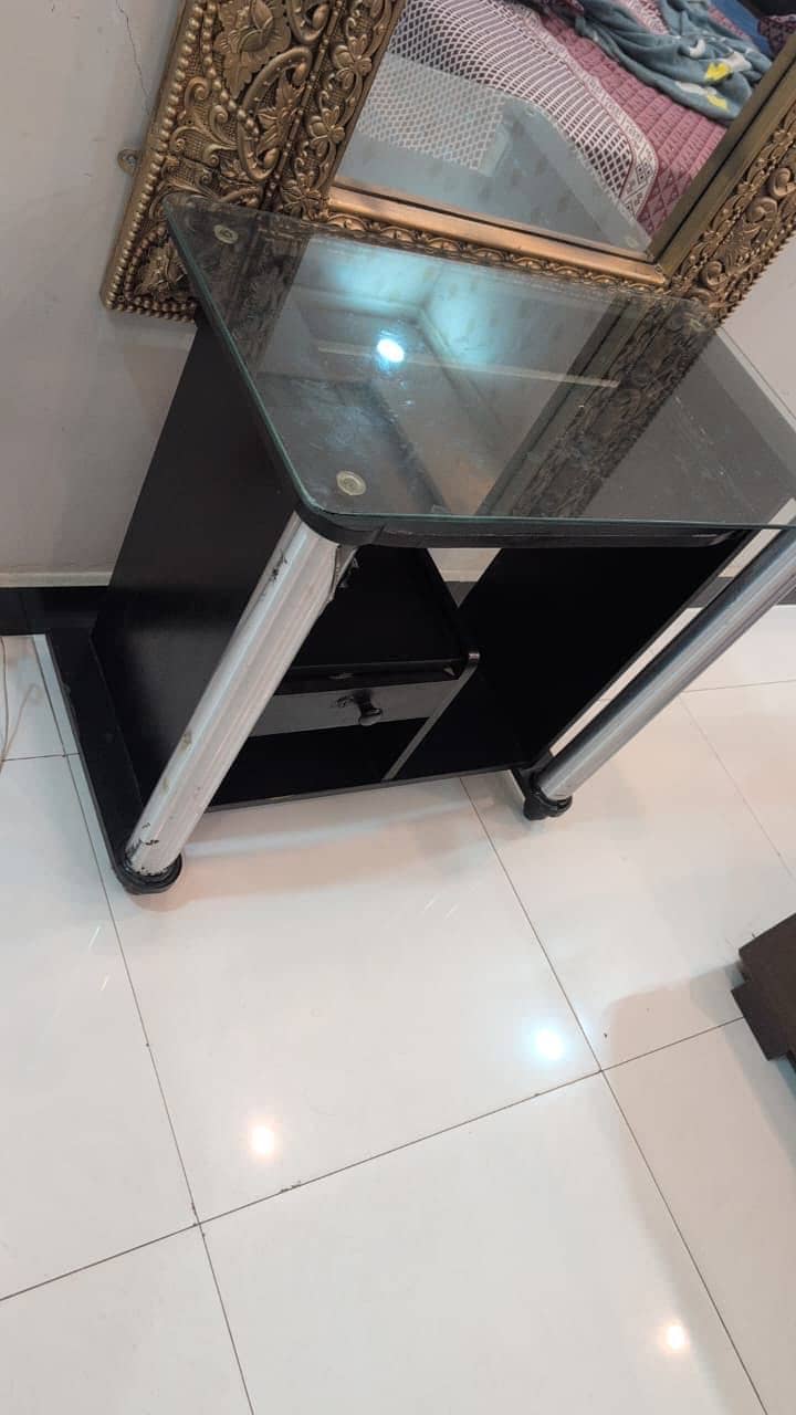 Computer table 3