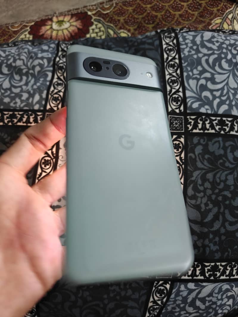 Google Pixel 8 2
