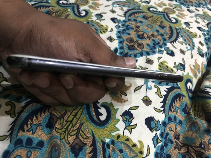 Apple iPhone 7 Plus 2