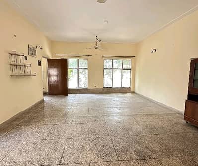 1 Kanal Upper Portion In Gulberg