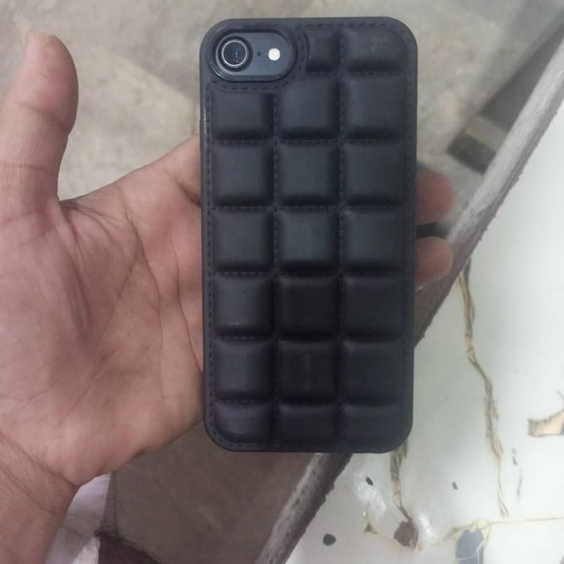 Apple iPhone 7 1