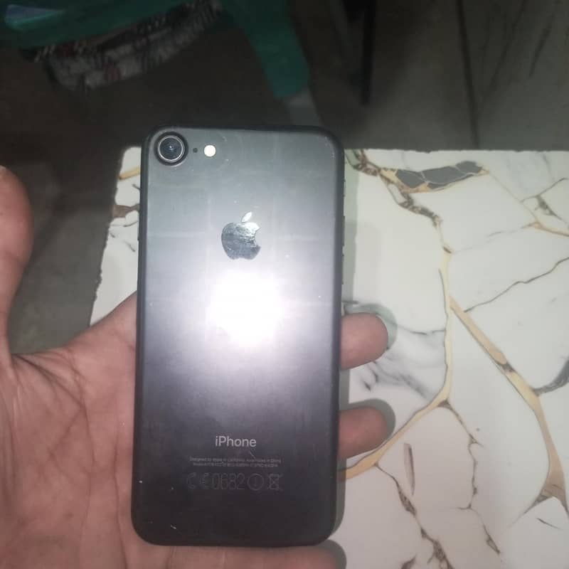 Apple iPhone 7 2