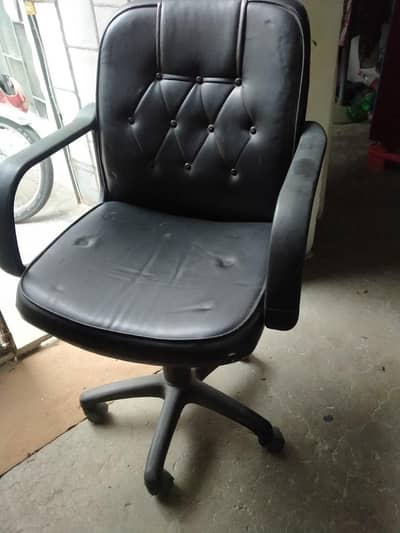 revolving office chair / gaming chair