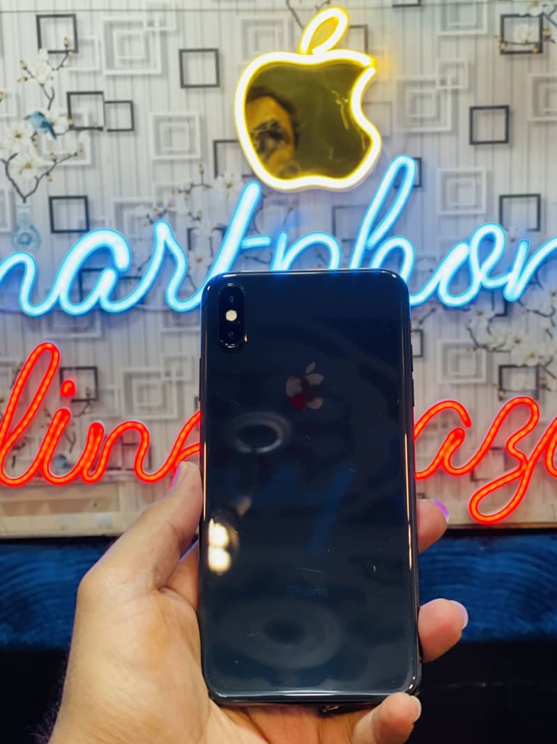 iPhone XS Max 1