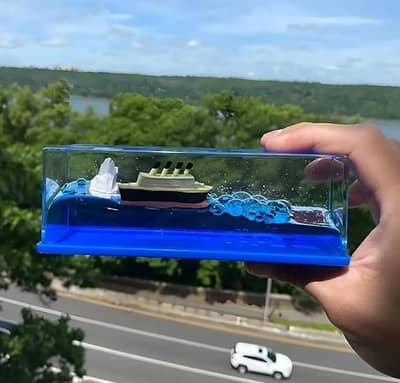 Titanic Cruise Ship Unsinkable Fluid Drip Bottle Decoration