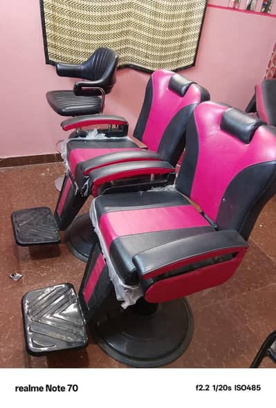 chairs beauty parlour items urgent