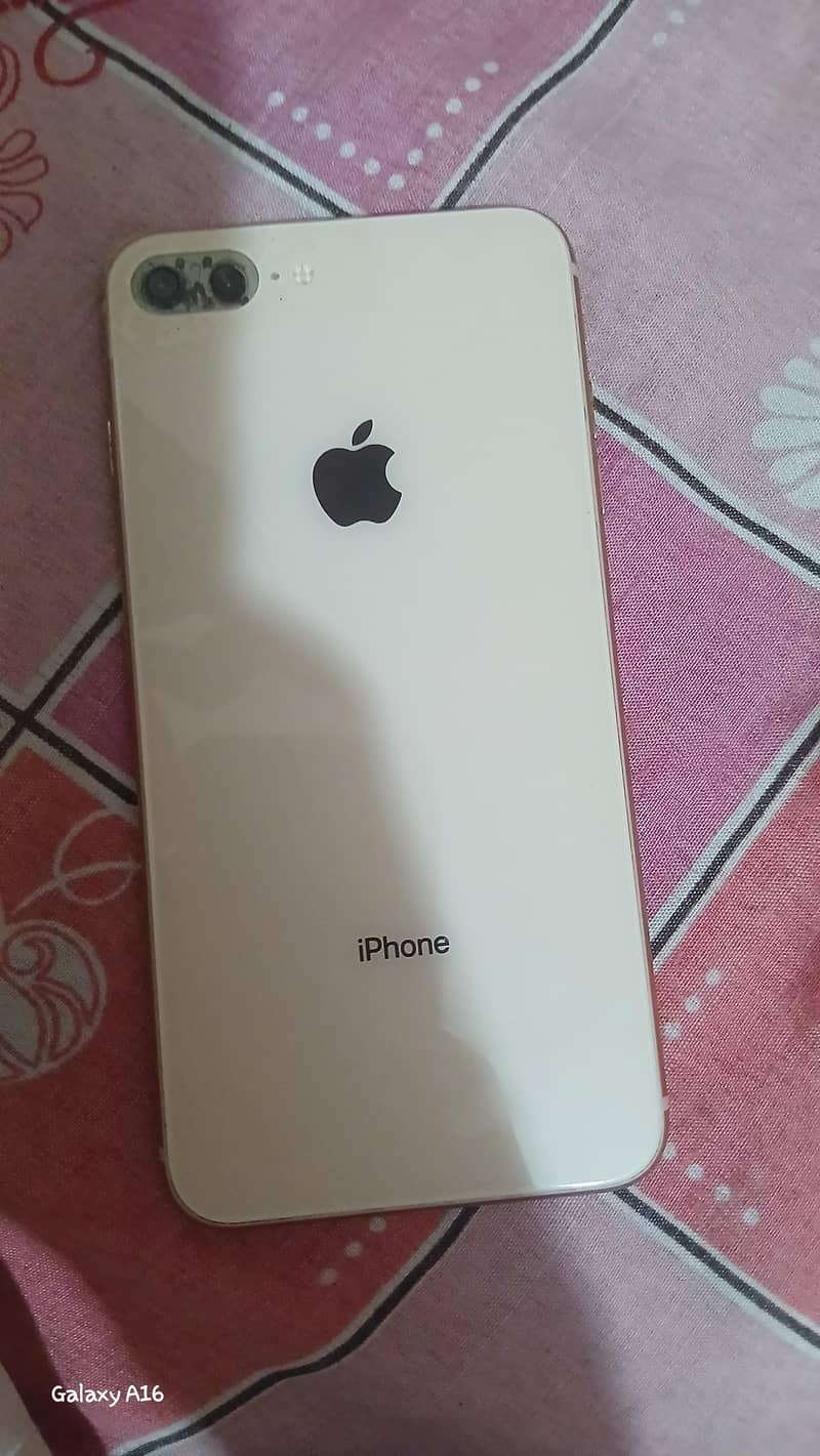 Apple iPhone 8 Plus 1