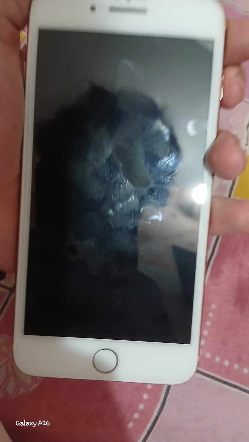 Apple iPhone 8 Plus 2