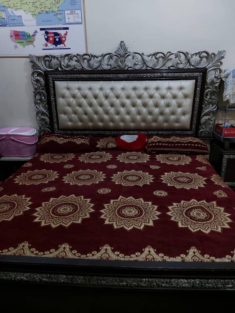 bed+side table+ Mattress 1