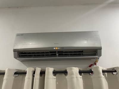 Gree 1 ton G10 Inverter