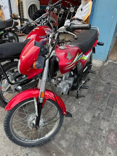 Honda CD dream 2017 75000kms driven Lahore number