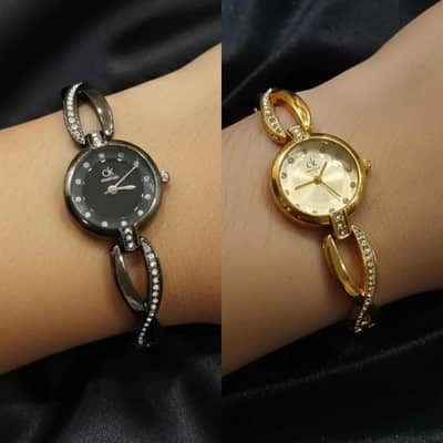 Women's Crystal Chain Strap Watch Black & Gold
