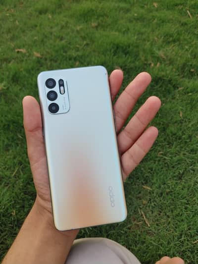 OPPO Reno6