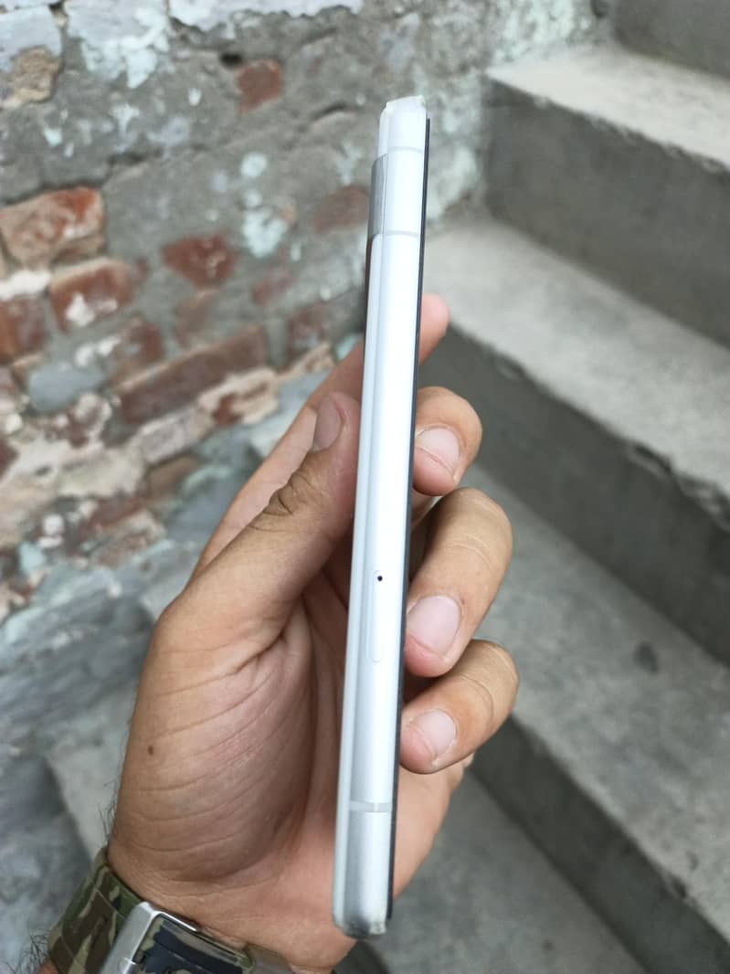 Google Pixel 7a 1