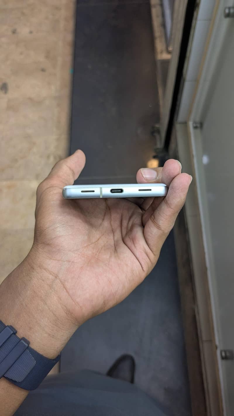Google Pixel 7a 2