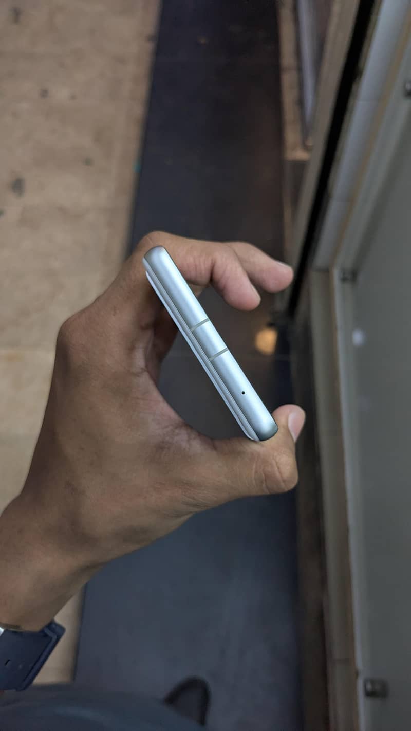 Google Pixel 7a 3