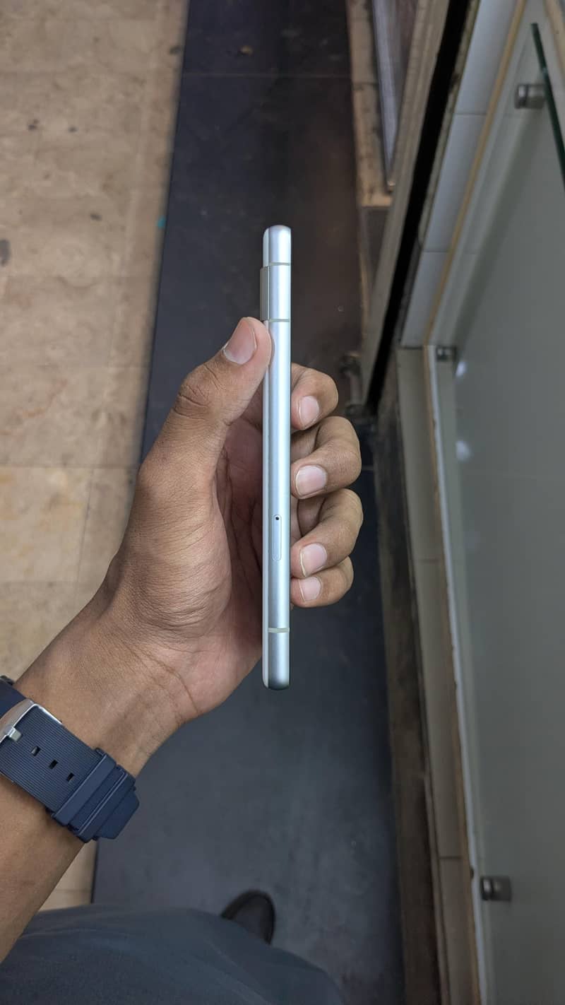 Google Pixel 7a 5