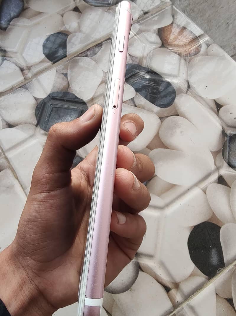 Apple iPhone 7 Plus 1