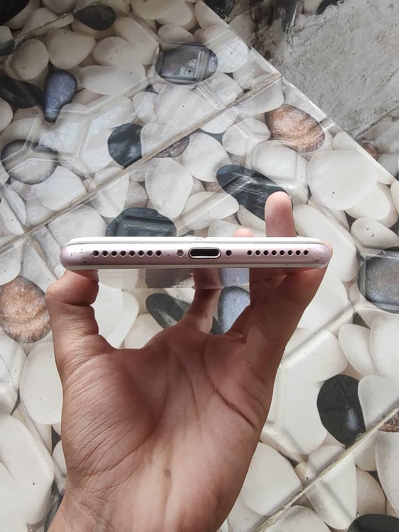 Apple iPhone 7 Plus 3
