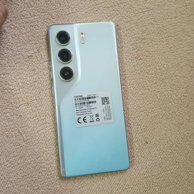 Tecno CAMON 40 1