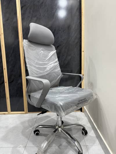 Revolving office chairs & gaming chairs
