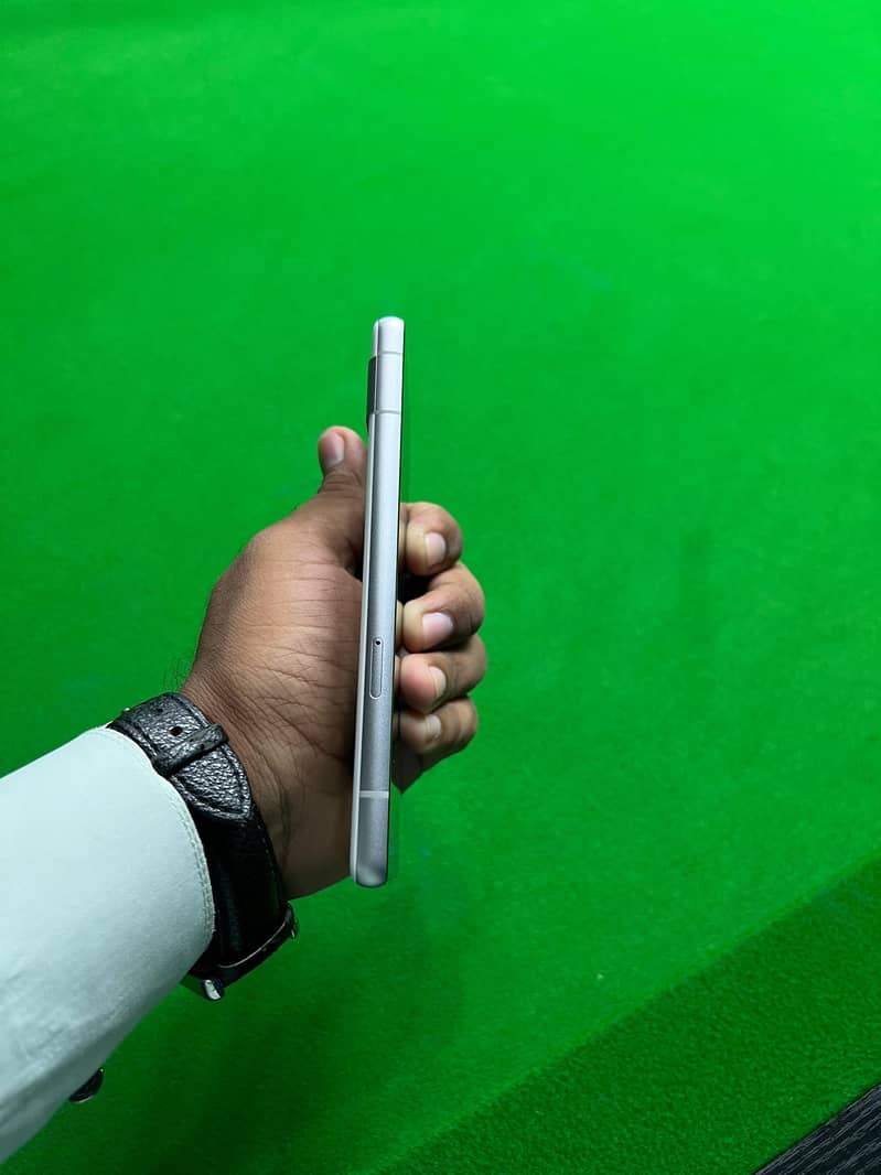 Google Pixel 7a 1
