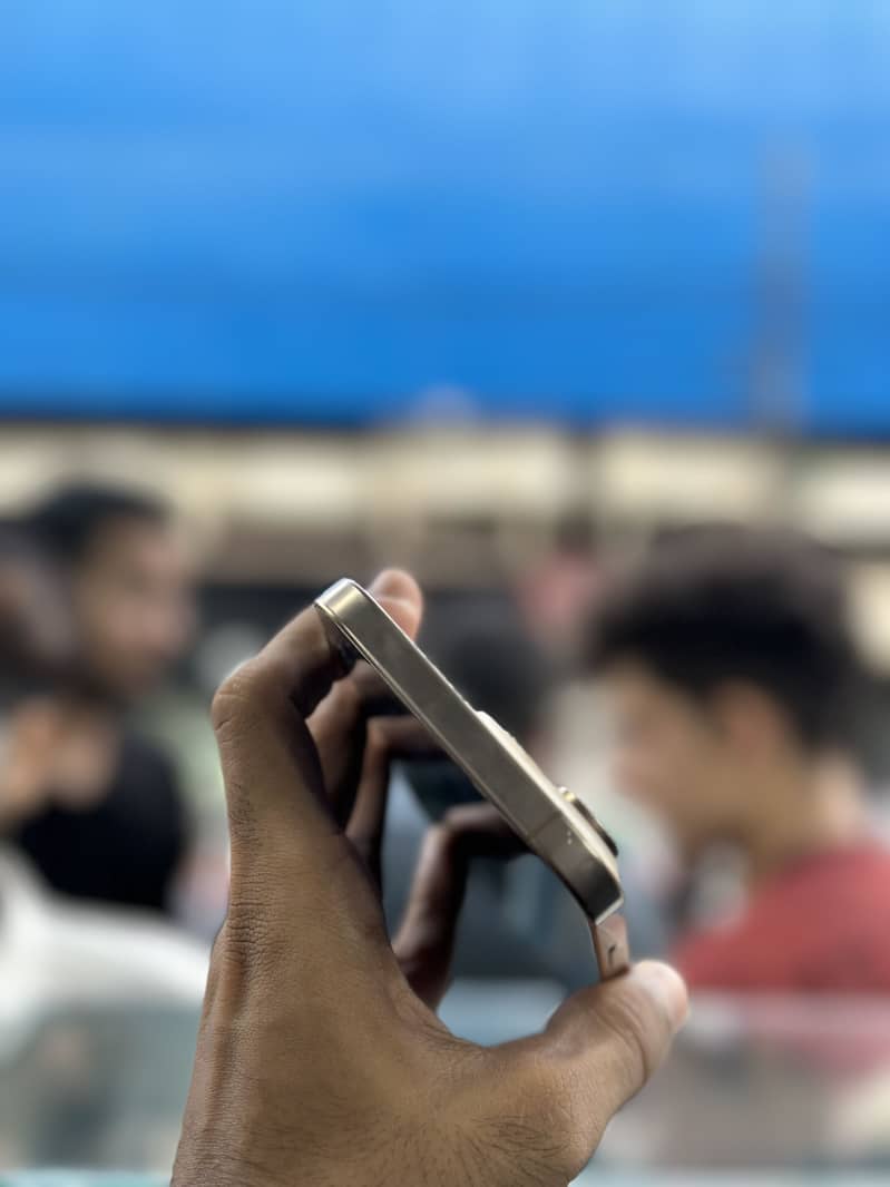 iPhone 16 pro max 0