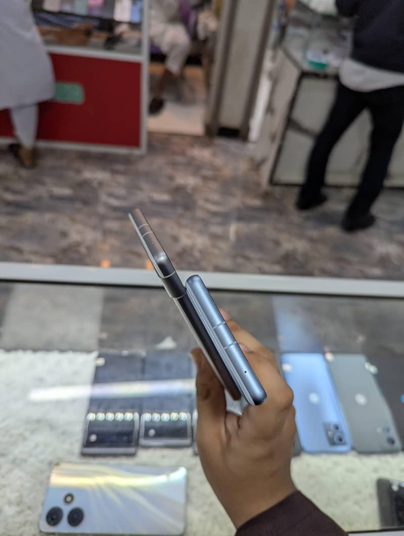 PIXEL 7A 1