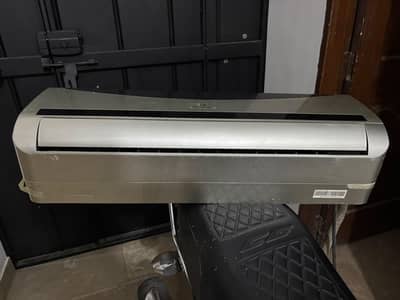 Dawlance 1 Ton Non-Inverter AC