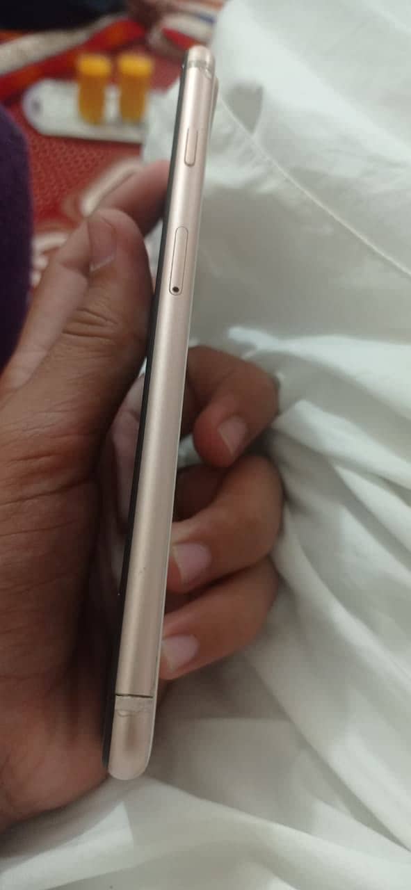 Apple iPhone 8 Plus 2