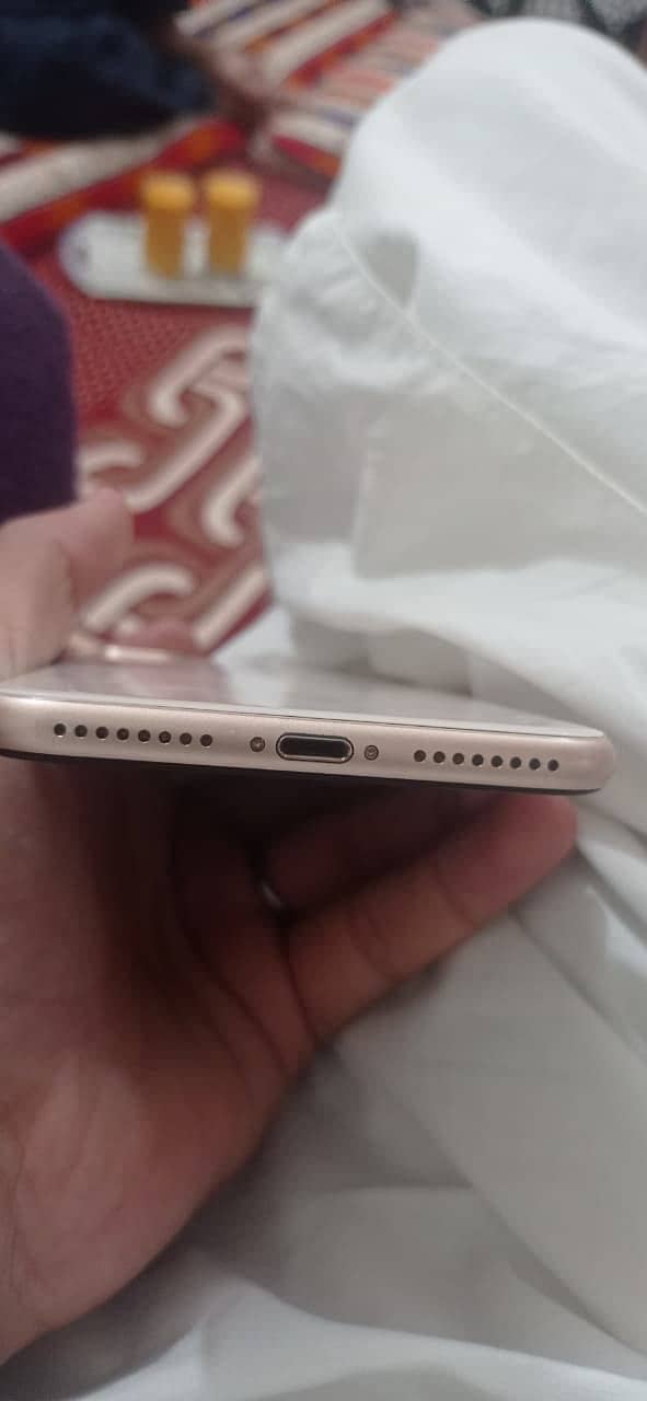 Apple iPhone 8 Plus 5