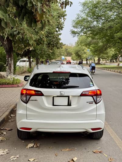Honda Vezel 2016