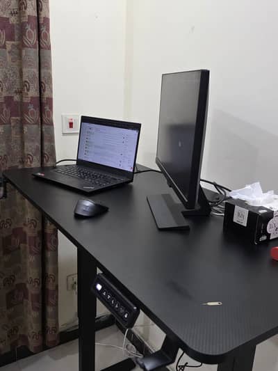 HEIGHT ADJUSTABLE MOTORIZED DESK - SINGLE MOTOR -