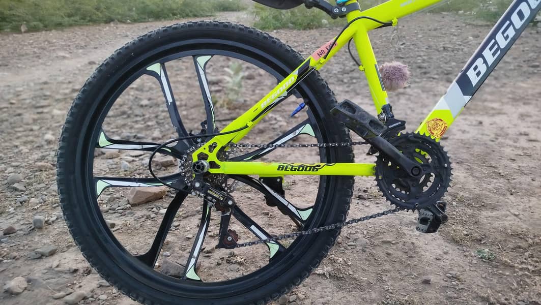 BICYCLE 8