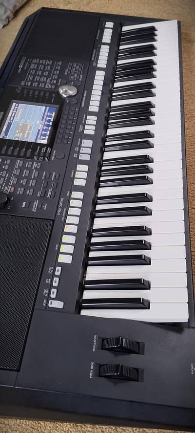YAMAHA PSR S950 NEW CONDITION