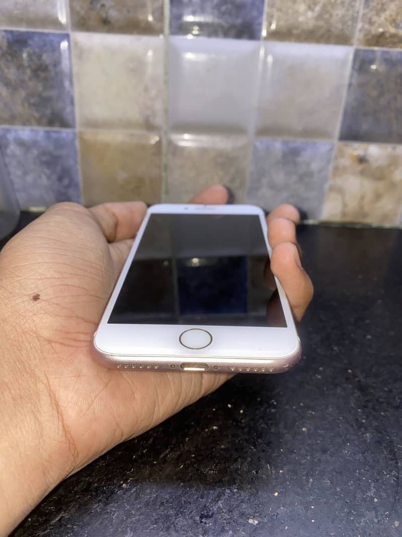 iPhone 7 3